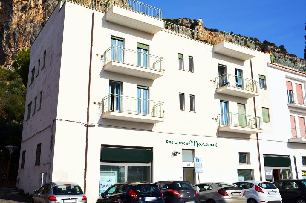 Residence Marconi Terracina Buitenkant foto