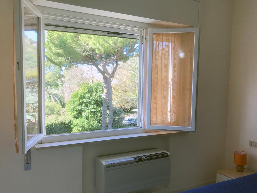 Residence Marconi Terracina Buitenkant foto